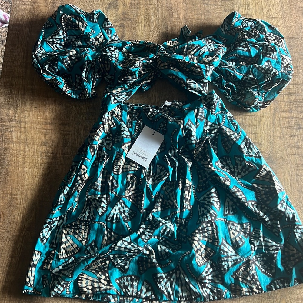 Puff sleeve dress